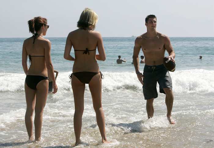 2005-Tim-Tebow-beach.jpg